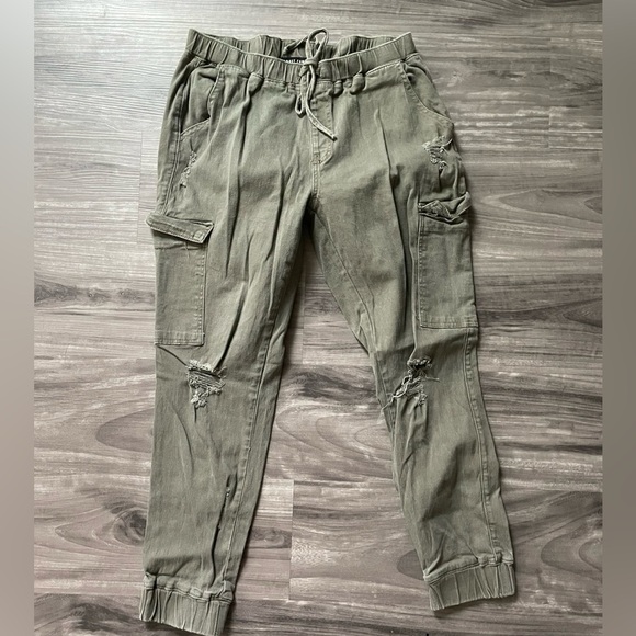 Almost Famous Pants - 🩵Women’s large stretchy army green joggers